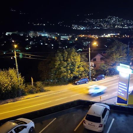 Sleep And Drive Cosy Apartment Sarajevo Ngoại thất bức ảnh